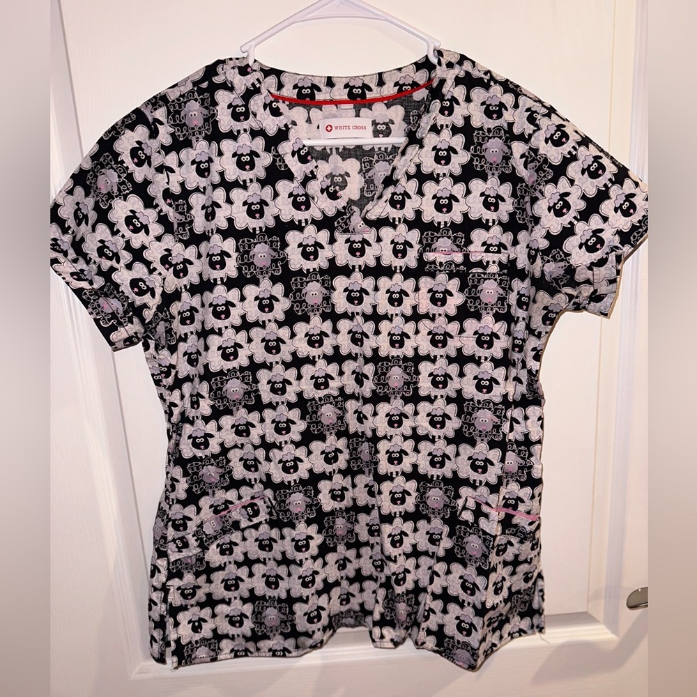 Sheep veterinary scrub top
